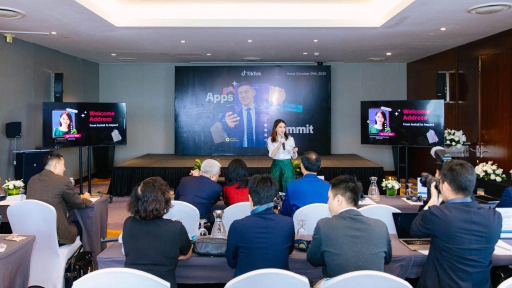 Bà Chew Wee Ng, Giám đốc Tiếp thị Kinh doanh Toàn cầu khu vực Châu Á – Thái Bình Dương (APAC)_(1)