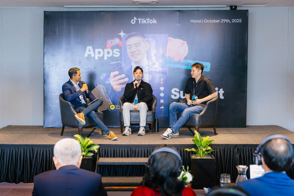 Toạ đàm và hỏi đáp với báo chí(7)