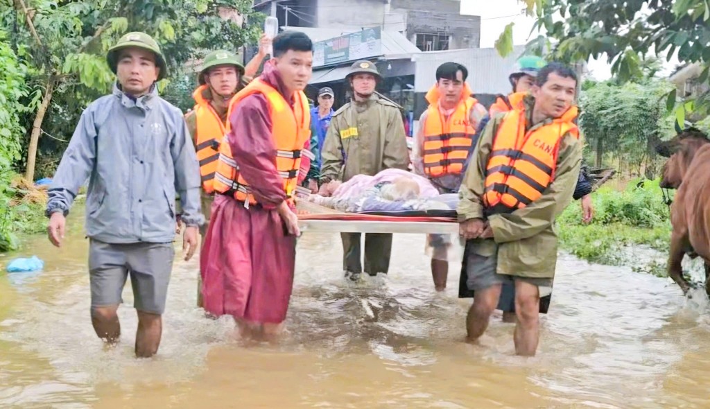 Lực lượng Công an căng mình tại các điểm nóng Lực lượng Công an căng mình tại các điểm nóng