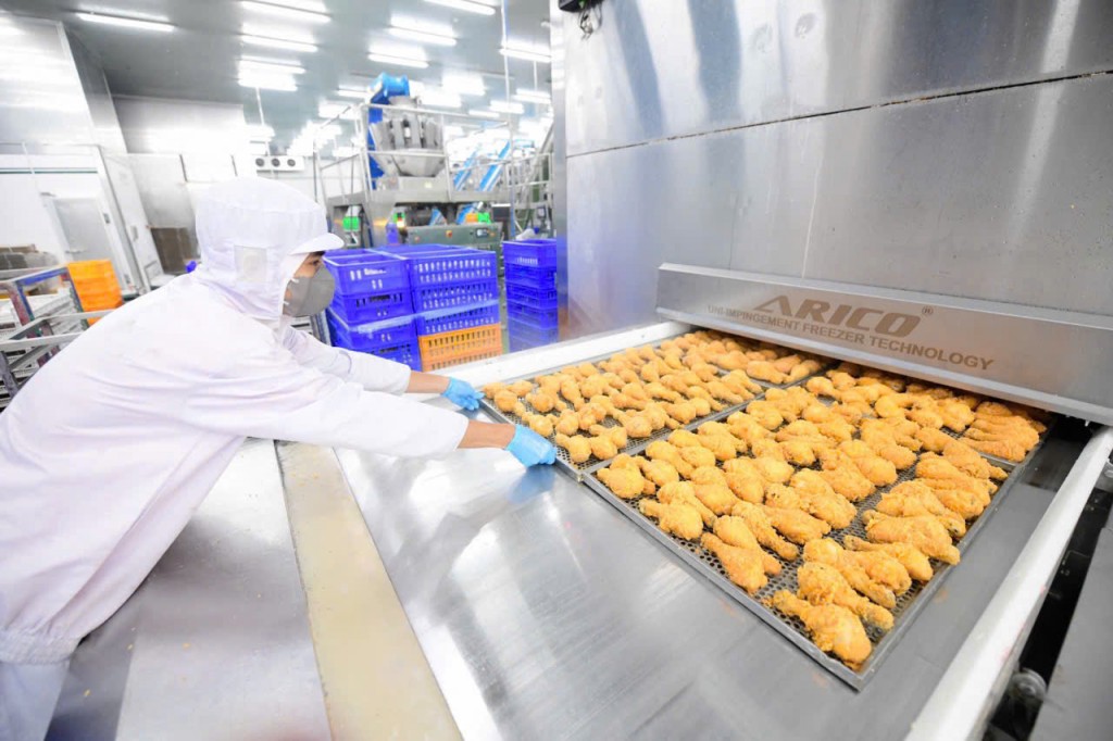 Dây chuyền sản xuất thực phẩm chế biến sẵn tại Nhà máy của LC Foods Dây chuyền sản xuất thực phẩm chế biến sẵn tại Nhà máy của LC Foods