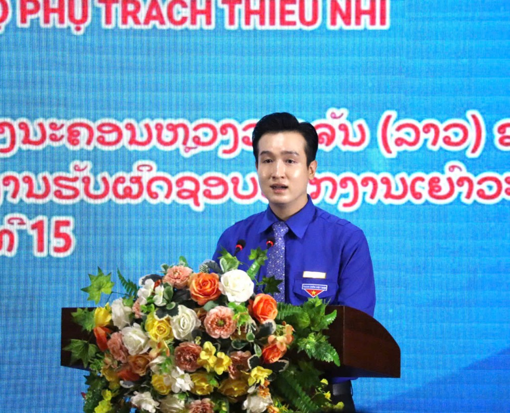 Đồng chí Đào Đức Việt phát biểu tại buổi tổng kết Đồng chí Đào Đức Việt phát biểu tại buổi tổng kết