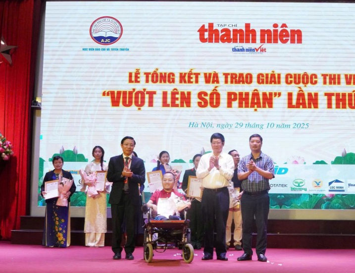 “Chuyện của Châu” giành giải Đặc biệt Cuộc thi viết “Vượt lên số phận” lần thứ VIII “Chuyện của Châu” giành giải Đặc biệt Cuộc thi viết “Vượt lên số phận” lần thứ VIII