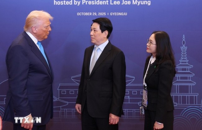 Chủ tịch nước gặp Tổng thống Hoa Kỳ và lãnh đạo cấp cao các nước dự APEC 2025