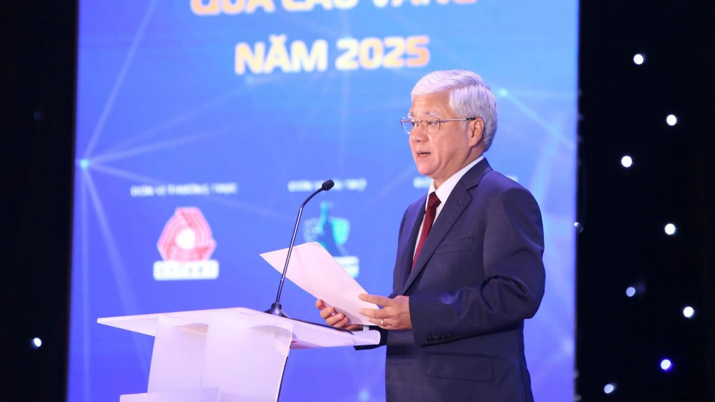 Ủy viên Bộ Chính trị, Bí thư Trung ương Đảng, Chủ tịch Ủy ban Trung ương Mặt trận Tổ quốc Việt Nam Đỗ Văn Chiến Ủy viên Bộ Chính trị, Bí thư Trung ương Đảng, Chủ tịch Ủy ban Trung ương Mặt trận Tổ quốc Việt Nam Đỗ Văn Chiến