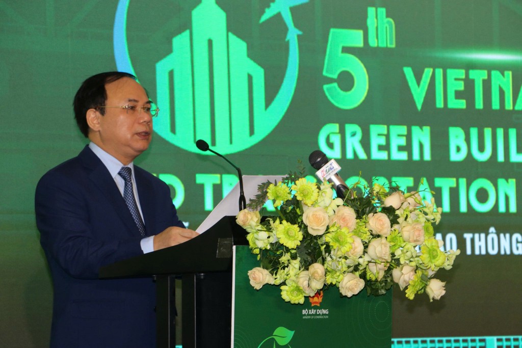 Thứ trưởng Bộ Xây dựng Nguyễn Văn Sinh phát biểu Thứ trưởng Bộ Xây dựng Nguyễn Văn Sinh phát biểu