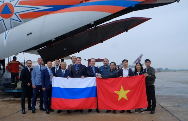 Tiếp nhận hàng viện trợ khẩn cấp của Liên bang Nga cho người dân thành phố Huế