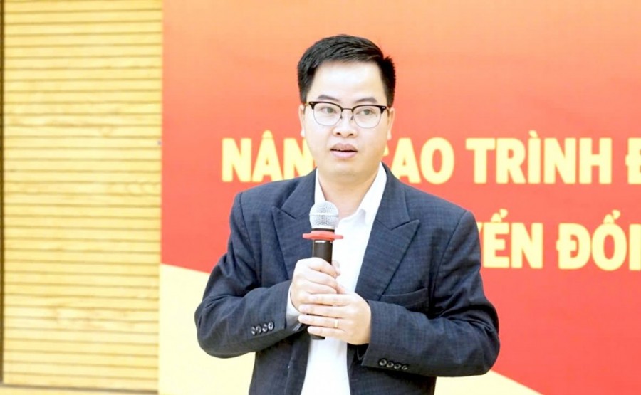 TS. Phạm Huy Hiệu chia sẻ nội dung nhìn từ góc nhìn trẻ