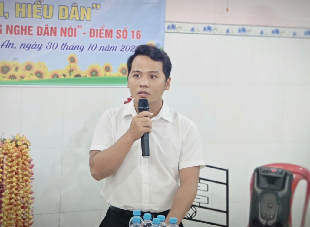 Phó Chủ tịch Uỷ ban MTTQ Việt Nam phường, Bí thư Đoàn phường Thuận An phát biểu tại buổi lễ