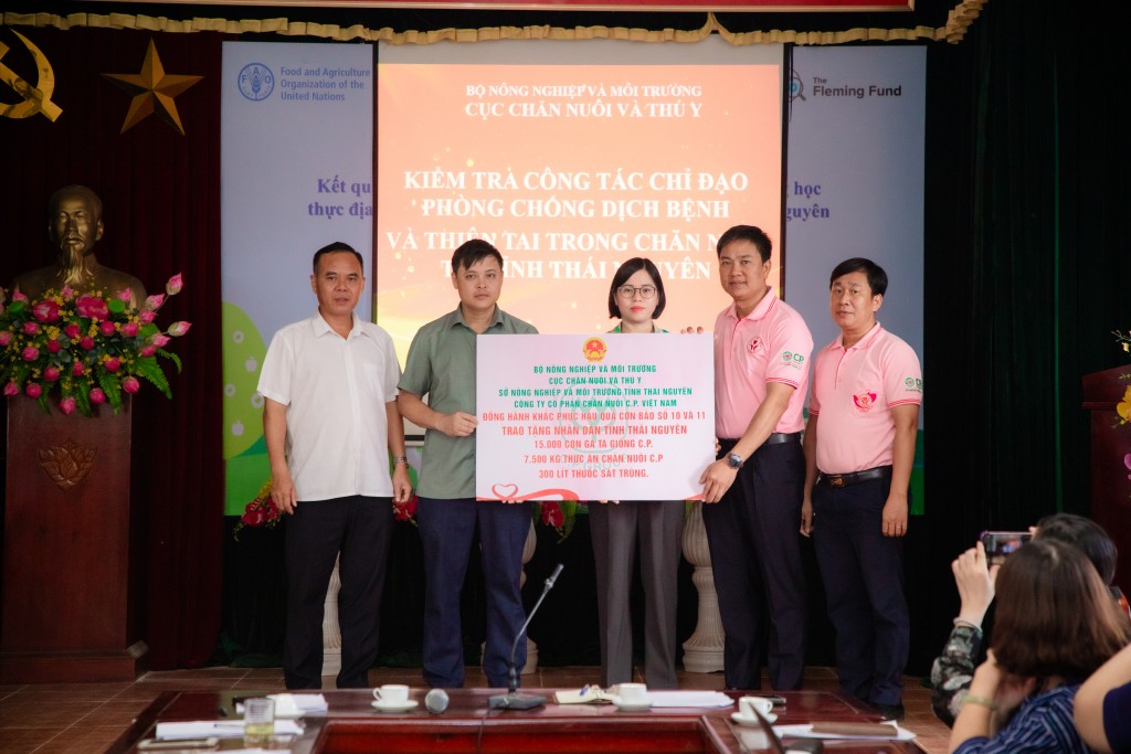 C.P. Việt Nam chung tay hướng về đồng bào vùng lũ