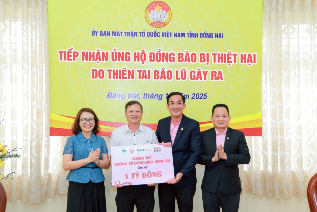 C.P. Việt Nam chung tay hướng về đồng bào vùng lũ