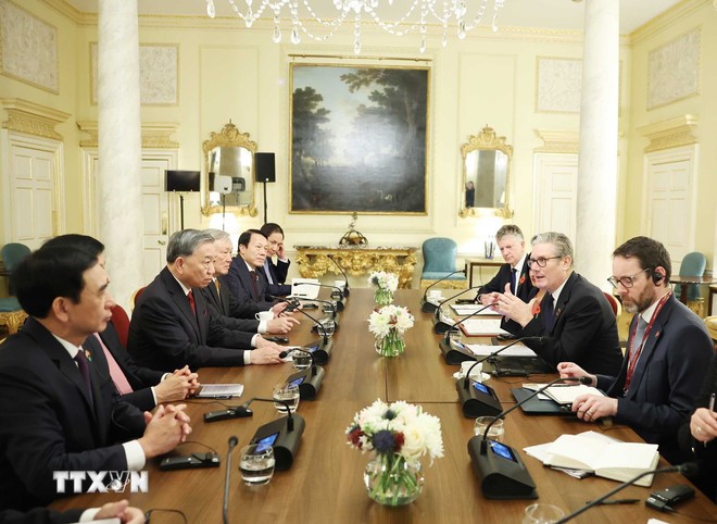 Tổng Bí thư Tô Lâm và Thủ tướng Liên hiệp Vương quốc Anh và Bắc Ireland Keir Starmer hội đàm. (Ảnh: Thống Nhất.TTXVN)