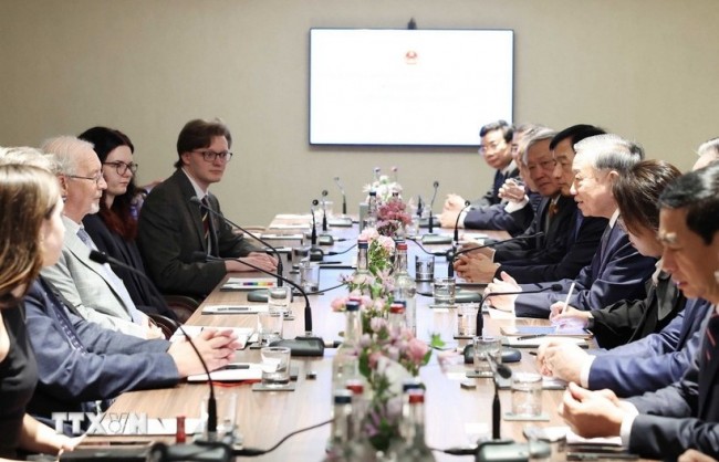 Thúc đẩy hơn nữa quan hệ hợp tác giữa hai Đảng Cộng sản Việt Nam-Anh