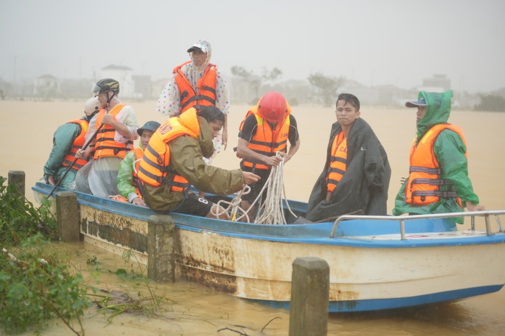 TP huy động lực lượng đang tích cực tìm kiếm nạn nhân mất tích