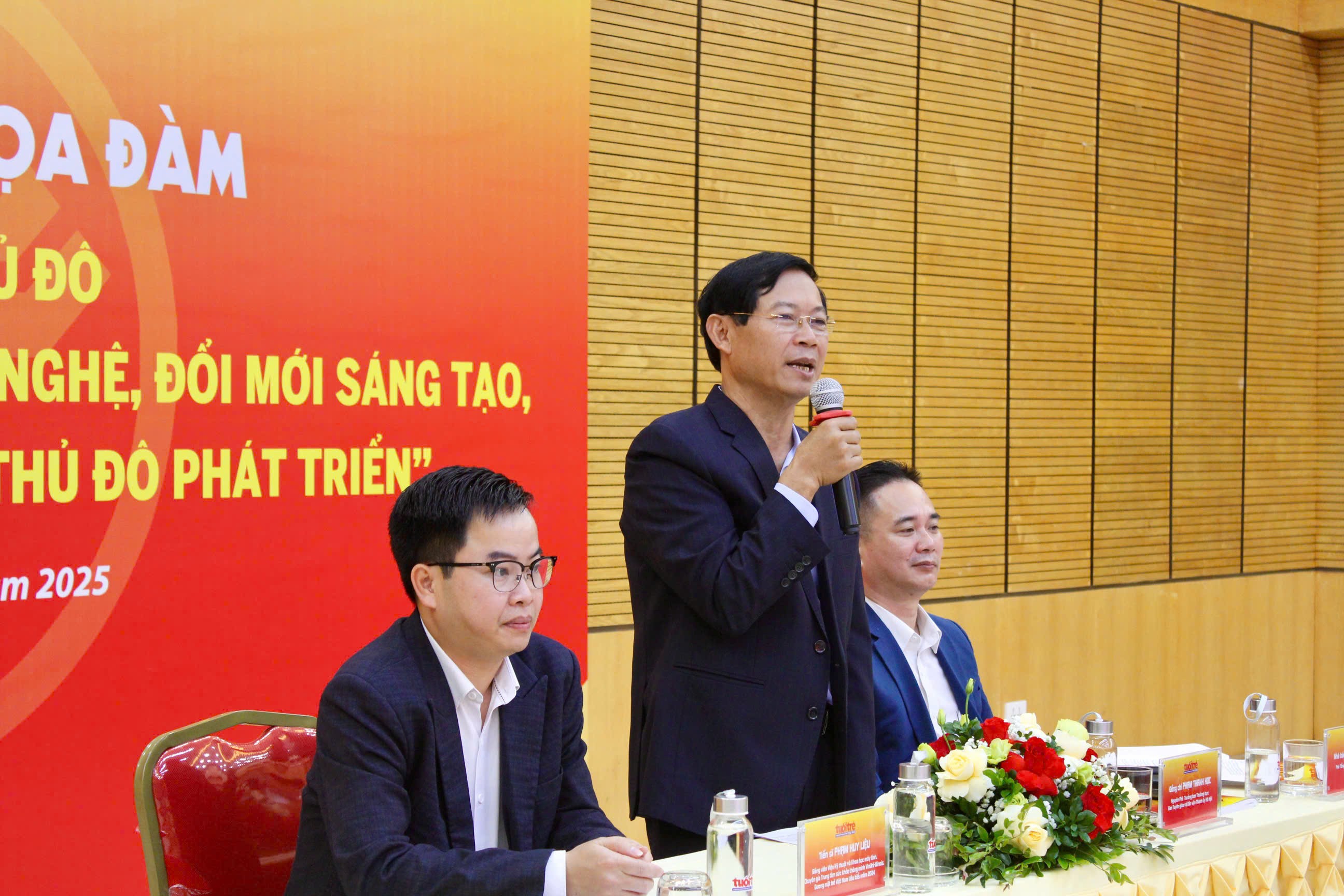 Nguyên Phó Trưởng ban Thường trực Ban Tuyên giáo Thành ủy Hà Nội Phạm Thanh Học chia sẻ tại tọa đàm