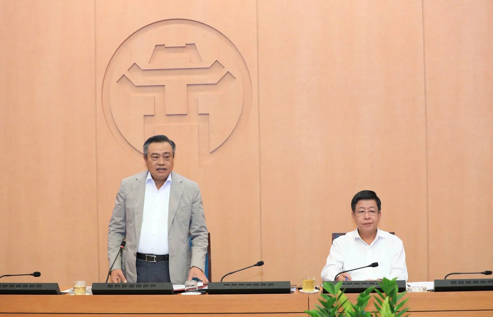 Ủy viên Trung ương Đảng, Phó Bí thư Thành ủy, Chủ tịch UBND Thành phố Hà Nội Trần Sỹ Thanh - Trưởng ban Ban Chỉ đạo các dự án đường sắt trên địa bàn thành phố Hà Nội chủ trì phiên họp lần thứ Nhất của Ban Chỉ đạo