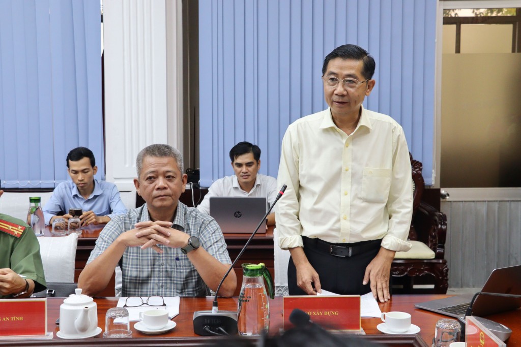 Giám đốc Sở Xây dựng Lê Việt Bắc phát biểu tại cuộc họp (ảnh: Như Ngọc)