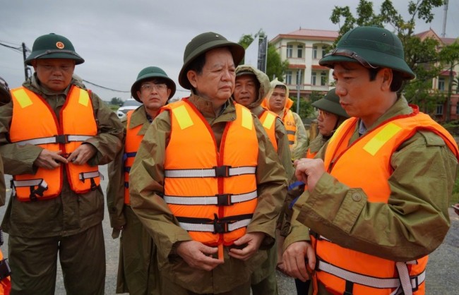 Tập trung cứu hộ cứu nạn, di dời khẩn cấp dân ra khỏi vùng nguy hiểm