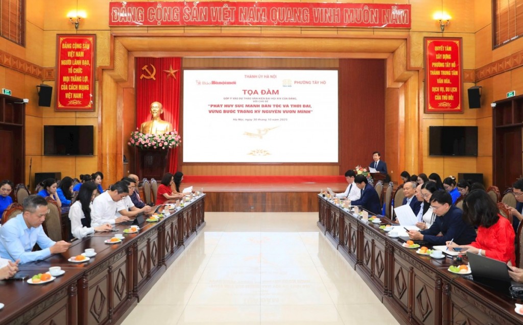 Quang cảnh buổi tọa đàm. 