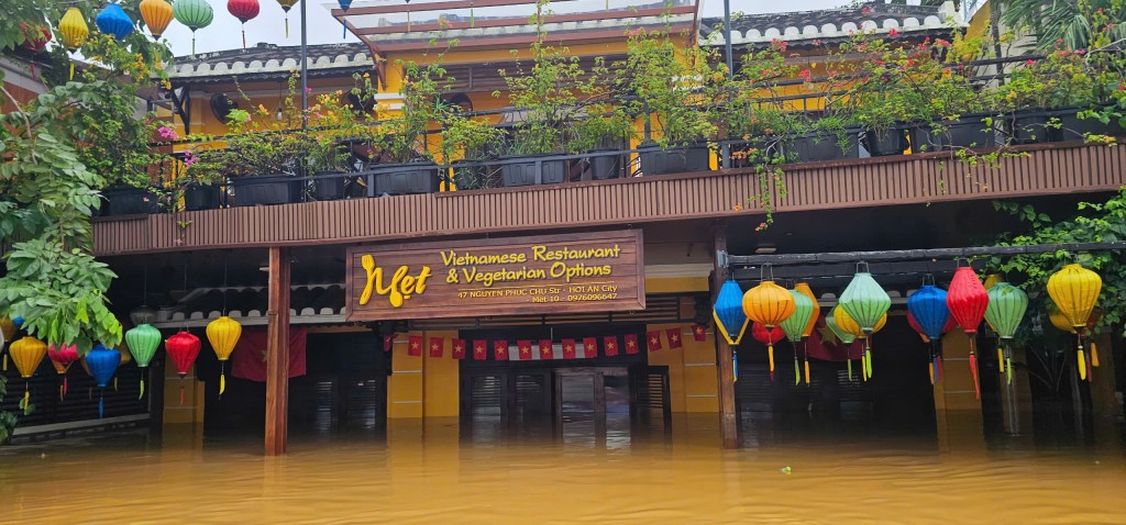 Những hình ảnh ngập lụt lịch sử tại phố cổ Hội An