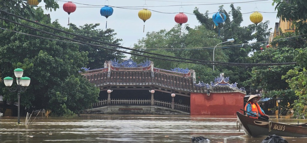 Những hình ảnh ngập lụt lịch sử tại phố cổ Hội An