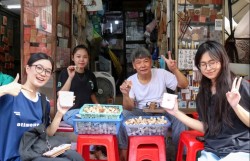 Cảm nhận hương vị Hà Nội qua lăng kính những người trẻ làm truyền thông