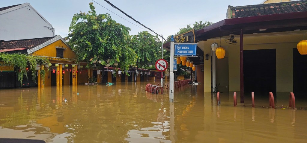 Những hình ảnh ngập lụt lịch sử tại phố cổ Hội An