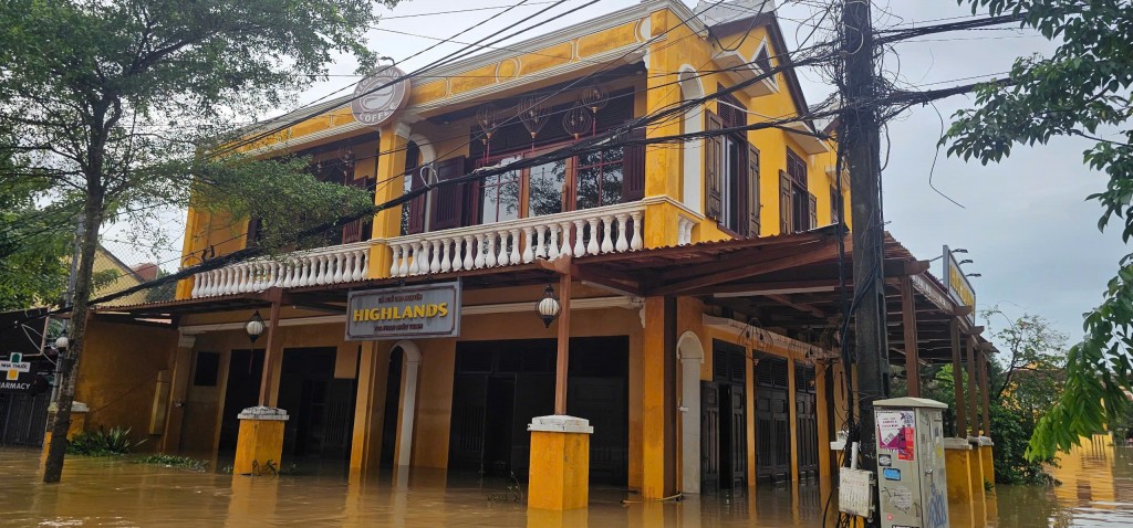 Những hình ảnh ngập lụt lịch sử tại phố cổ Hội An