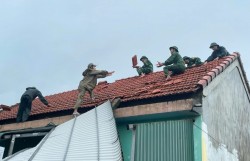 Phường Phong Quảng, TP Huế: Lốc xoáy làm tốc mái 4 ngôi nhà