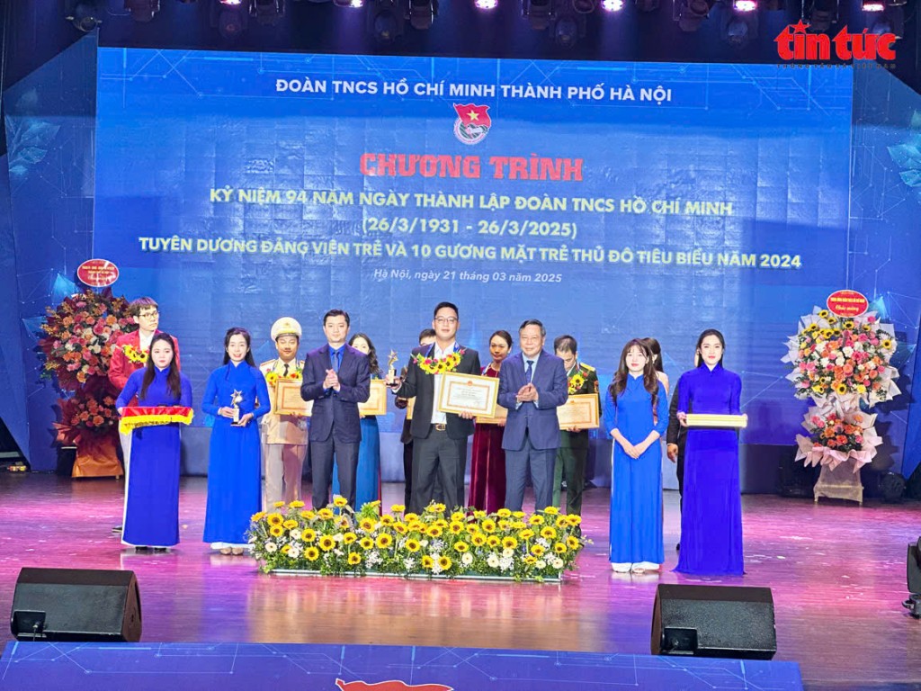 Giao lưu, tuyên dương 10 gương mặt trẻ Thủ đô tiêu biểu Giao lưu, tuyên dương 10 gương mặt trẻ Thủ đô tiêu biểu