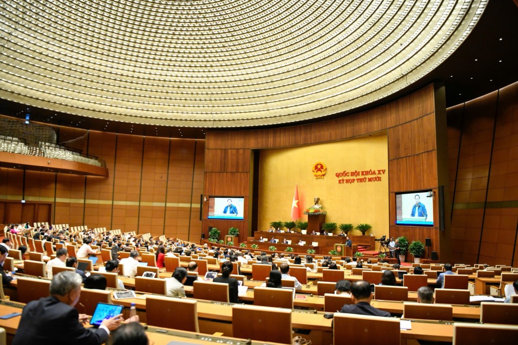 Thủ tướng cho biết, mục tiêu tăng trưởng 8% năm 2025 và hai con số từ năm 2026 là nhiệm vụ khó khăn. Tuy vậy, Thủ tướng khẳng định có cơ sở khoa học và thực tiễn để thực hiện mục tiêu này, phát huy sức mạnh của dân tộc ta - Ảnh: VGP/Nhật Bắc