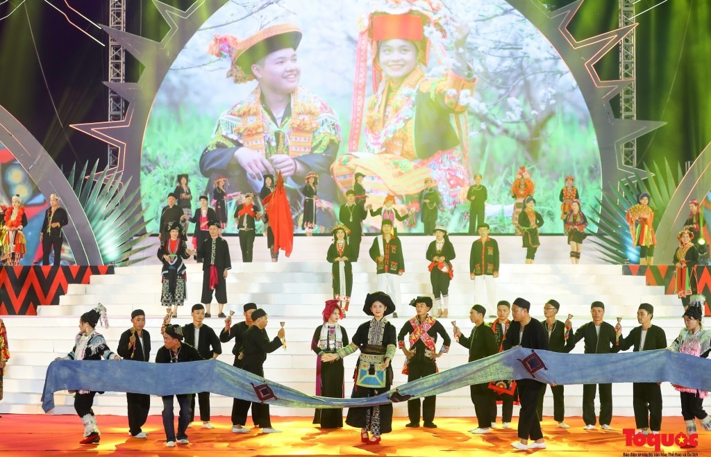 Gần 200 đồng bào tham gia tuần “Đại đoàn kết các dân tộc"