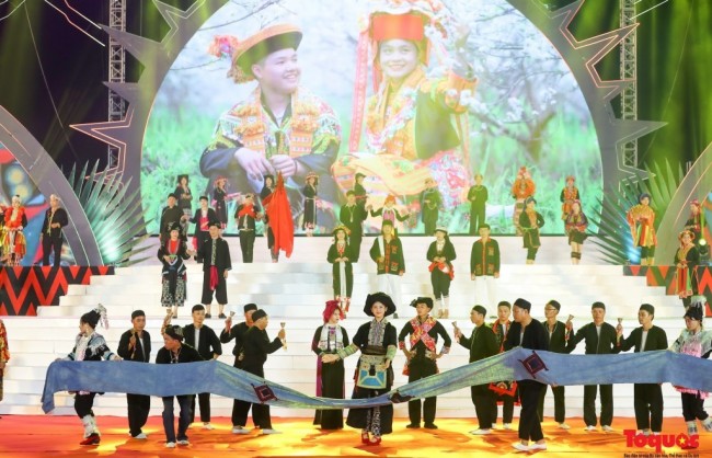 Gần 200 đồng bào tham gia tuần “Đại đoàn kết các dân tộc"