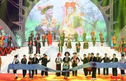 Gần 200 đồng bào tham gia tuần “Đại đoàn kết các dân tộc"