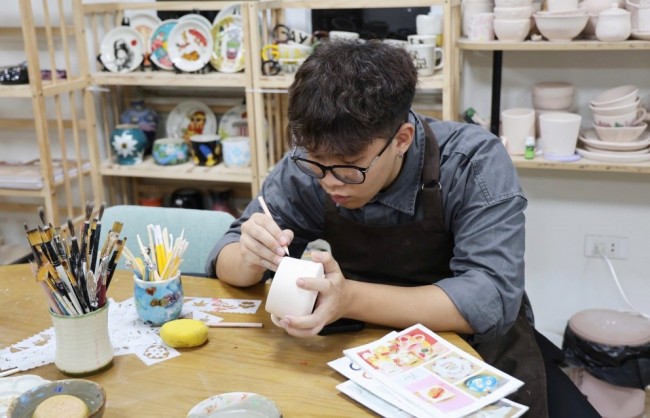 Người trẻ học cách “sống chậm” giữa phố thị hối hả