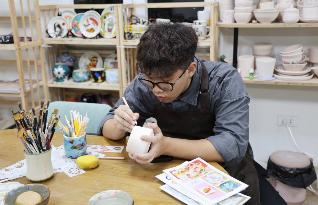 Anh Đức Anh (22 tuổi, sinh viên năm cuối đại học) chia sẻ về hoạt động workshop làm gốm