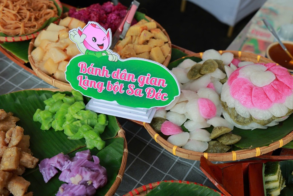 Thưởng thức ẩm thực Việt 3 miền tại Hội chợ Mùa Thu 2025