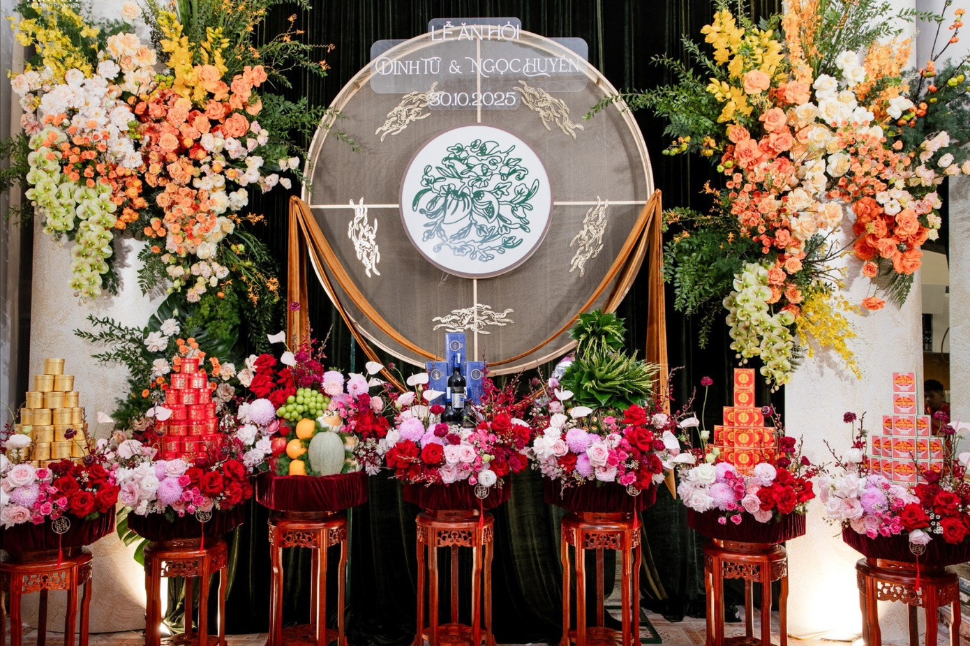 Lễ ăn hỏi của bộ đôi diễn viên Đình Tú - Ngọc Huyền diễn ra vào sáng 30/10 tại Hà Nội. 574398595-1136026685353095-2000625059556537859-n-3455.jpg