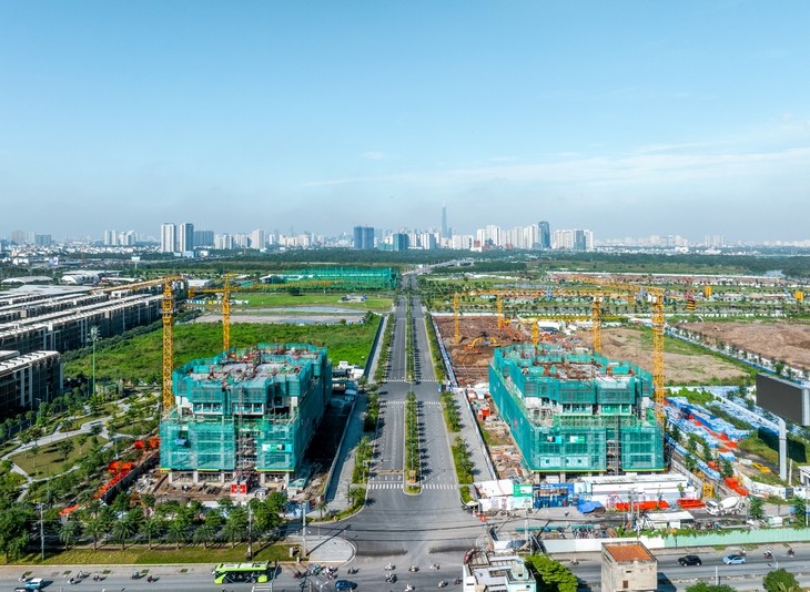 Đoạn đường Liên Phường giao với đoạn đường Đỗ Xuân Hợp, mở ra tuyến giao thông mới cho khu đông TP - Ảnh: Hiếu Giang