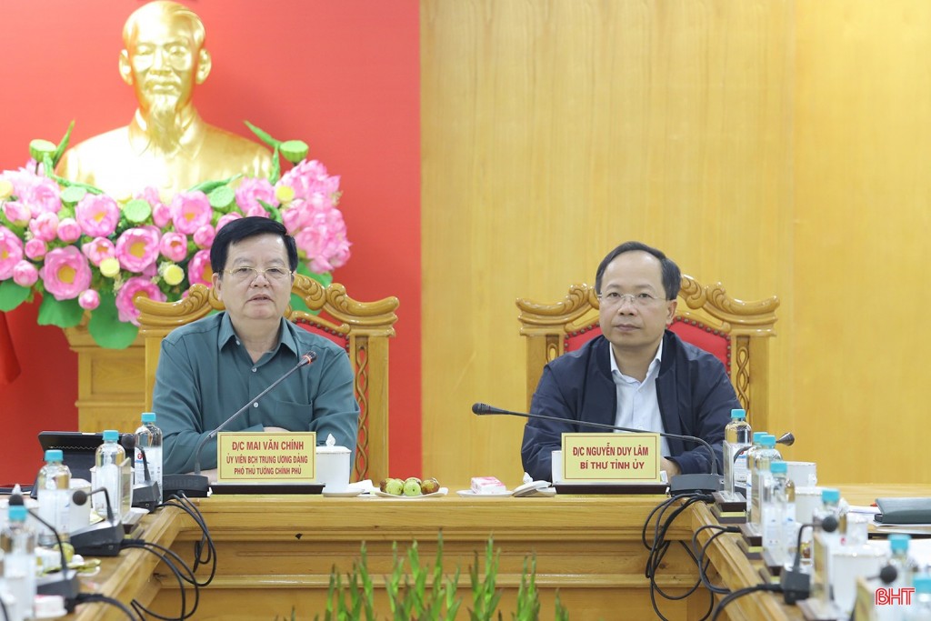 Phó Thủ tướng Chính phủ Mai Văn Chính làm việc với lãnh đạo tỉnh Hà Tĩnh về công tác ứng phó với mưa, lũ trên địa bàn - Ảnh: Báo Hà Tĩnh Phó Thủ tướng Chính phủ Mai Văn Chính làm việc với lãnh đạo tỉnh Hà Tĩnh về công tác ứng phó với mưa, lũ trên địa bàn - Ảnh: Báo Hà Tĩnh