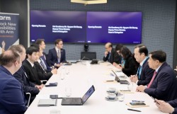 Thúc đẩy hợp tác với Tập đoàn công nghệ bán dẫn hàng đầu Vương quốc Anh