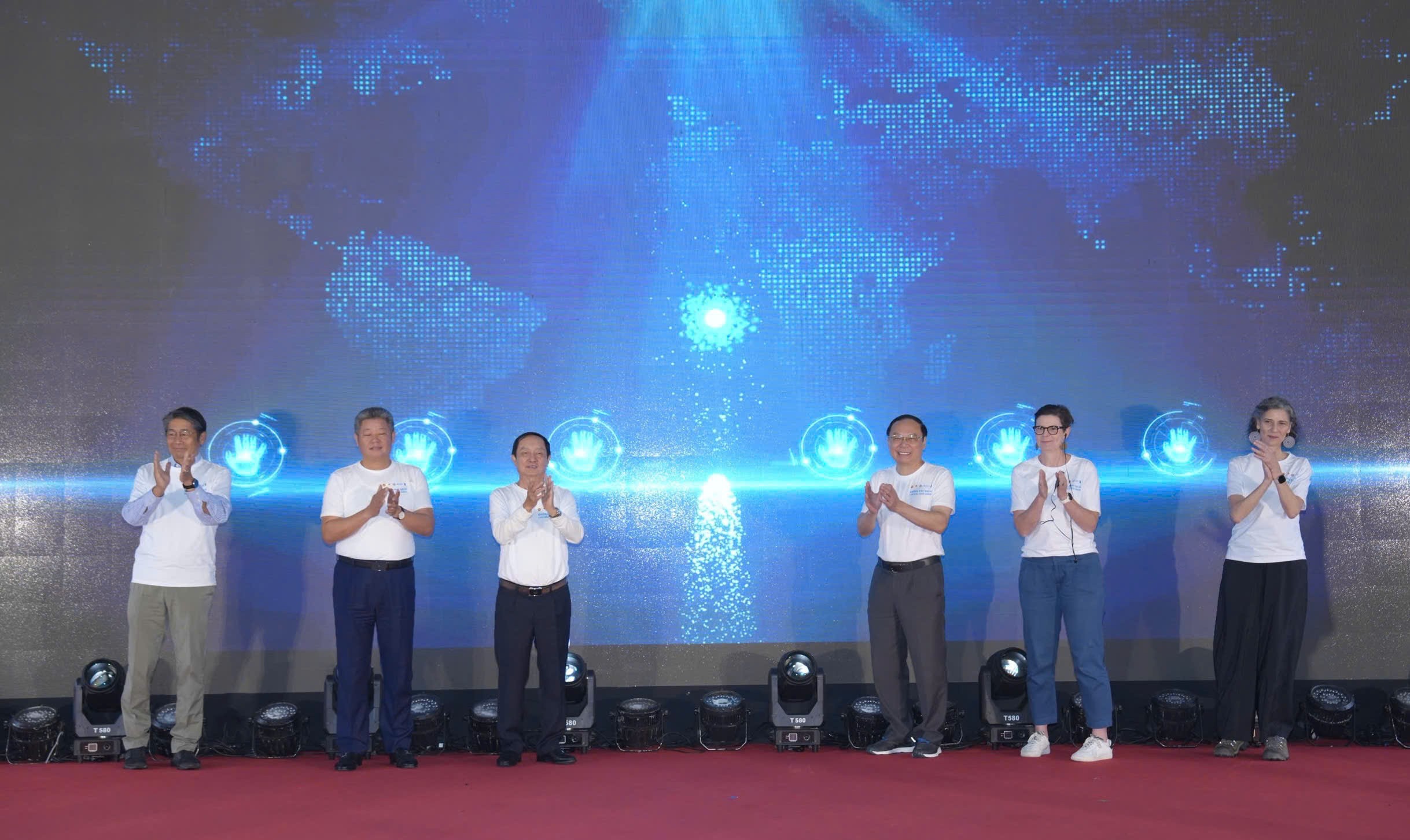 Lan tỏa thông điệp “Không khí sạch cho bầu trời xanh” Lan tỏa thông điệp “Không khí sạch cho bầu trời xanh”