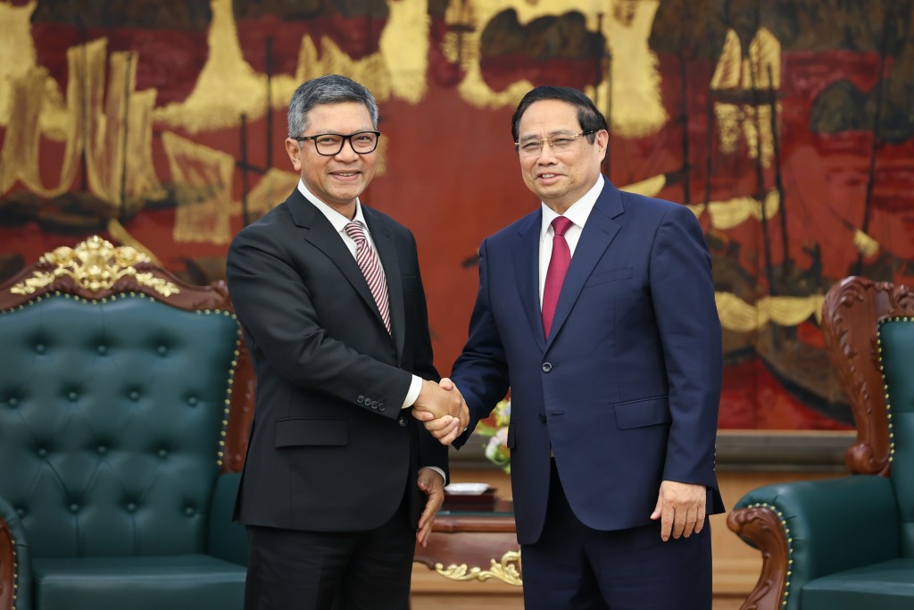 Thủ tướng Phạm Minh Chính tiếp Đại sứ Indonesia Denny Abdi tới chào từ biệt nhân kết thúc nhiệm kỳ công tác - Ảnh: VGP/Nhật Bắc