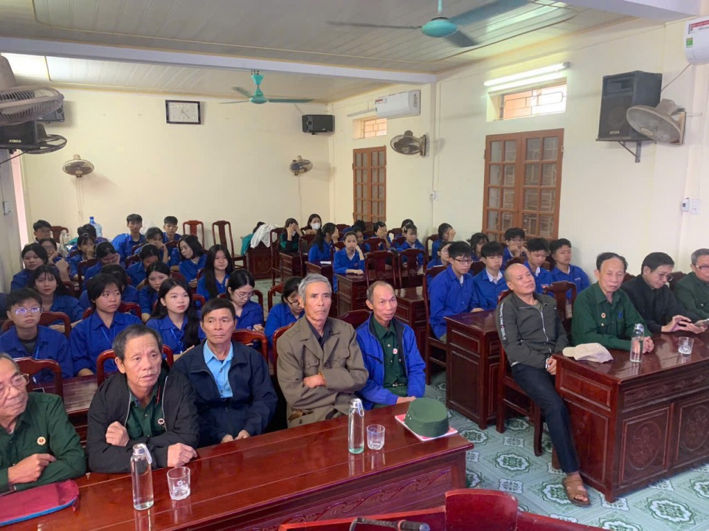 Tuổi trẻ Hưng Yên lan tỏa tinh thần chuyển đổi số đến từng hộ dân Tuổi trẻ Hưng Yên lan tỏa tinh thần chuyển đổi số đến từng hộ dân