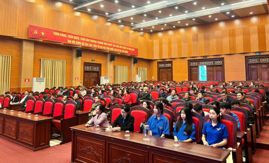 Tuổi trẻ Hưng Yên lan tỏa tinh thần chuyển đổi số đến từng hộ dân Tuổi trẻ Hưng Yên lan tỏa tinh thần chuyển đổi số đến từng hộ dân