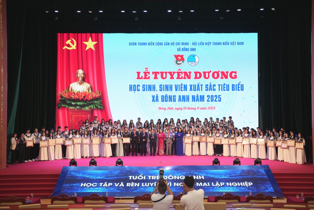 Xã Đông Anh tuyên dương 131 học sinh, sinh viên xuất sắc tiêu biểu