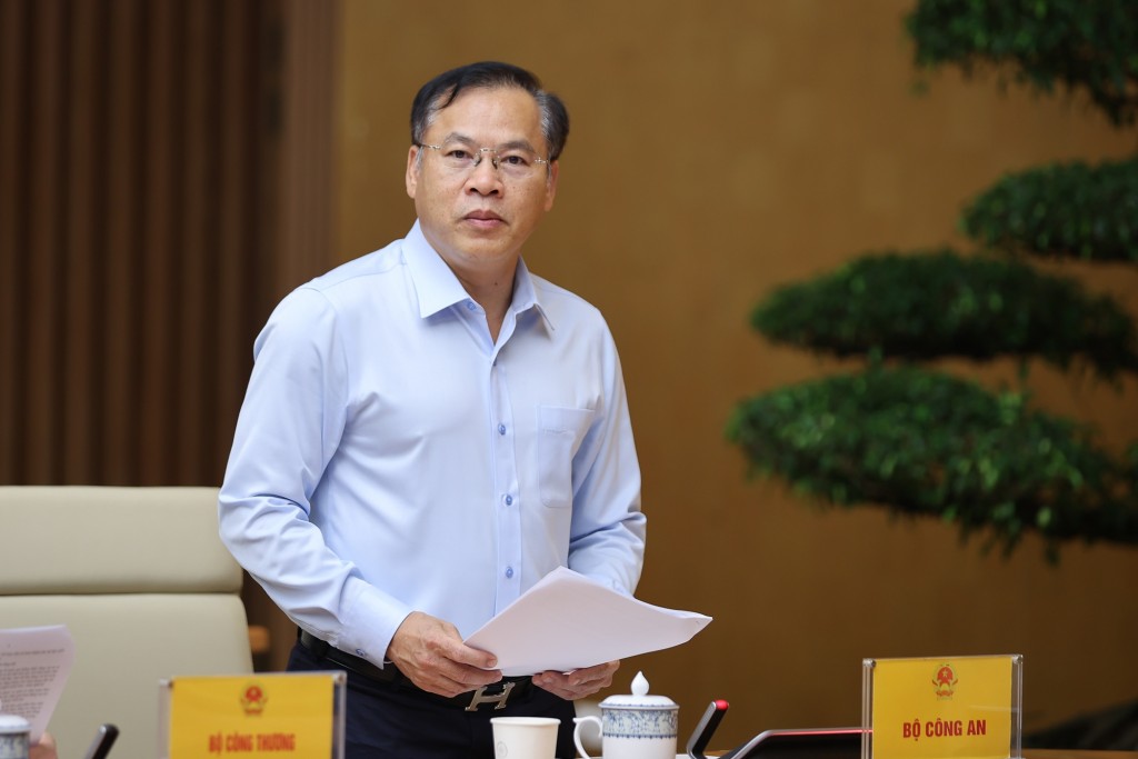 Thứ trưởng Bộ Công an Nguyễn Văn Long phát biểu - Ảnh: VGP/Nhật Bắc