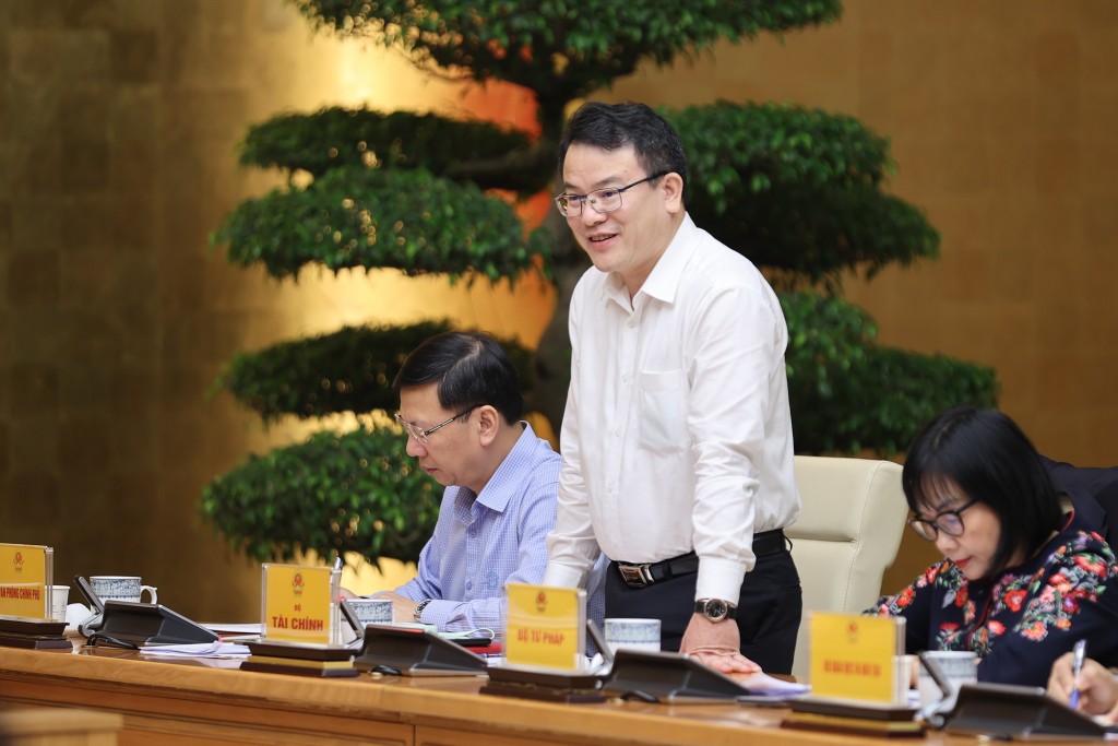 Thứ trưởng Bộ Tài chính Trần Quốc Phương phát biểu - Ảnh: VGP/Nhật Bắc