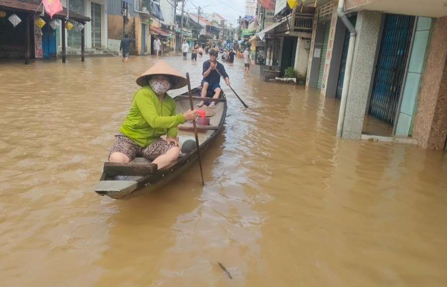 Hỗ trợ bổ sung 100 tỷ đồng cho TP Huế khắc phục thiệt hại do mưa lũ