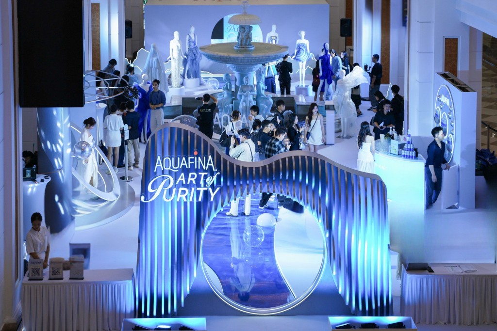 Không gian triển lãm thu hút nhiều người quan tâm - Ảnh: BTC