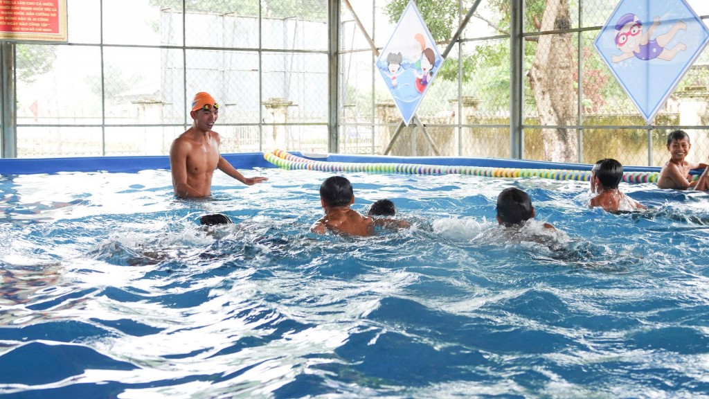 Ban hành tài liệu hướng dẫn dạy bơi an toàn cho học sinh